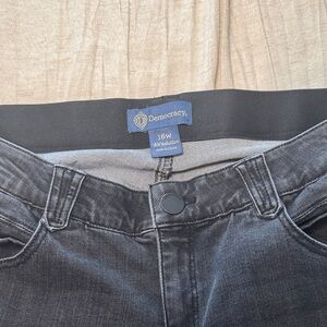 Democracy Black Faded Stretch Jeggings